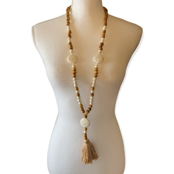 🔟 Hand Crafted Bohemian Necklace - Picture 2 of 2